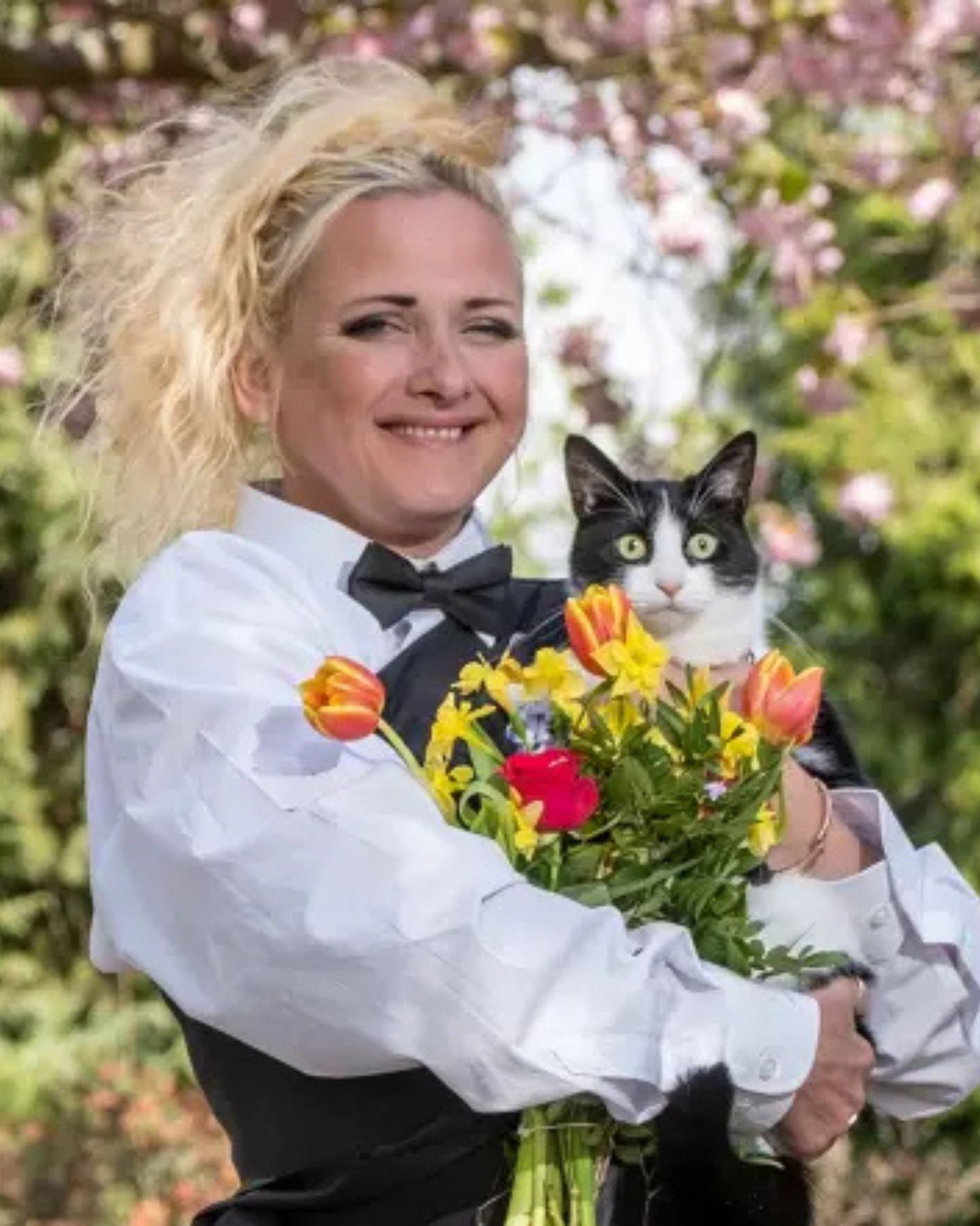 woman marries a cat