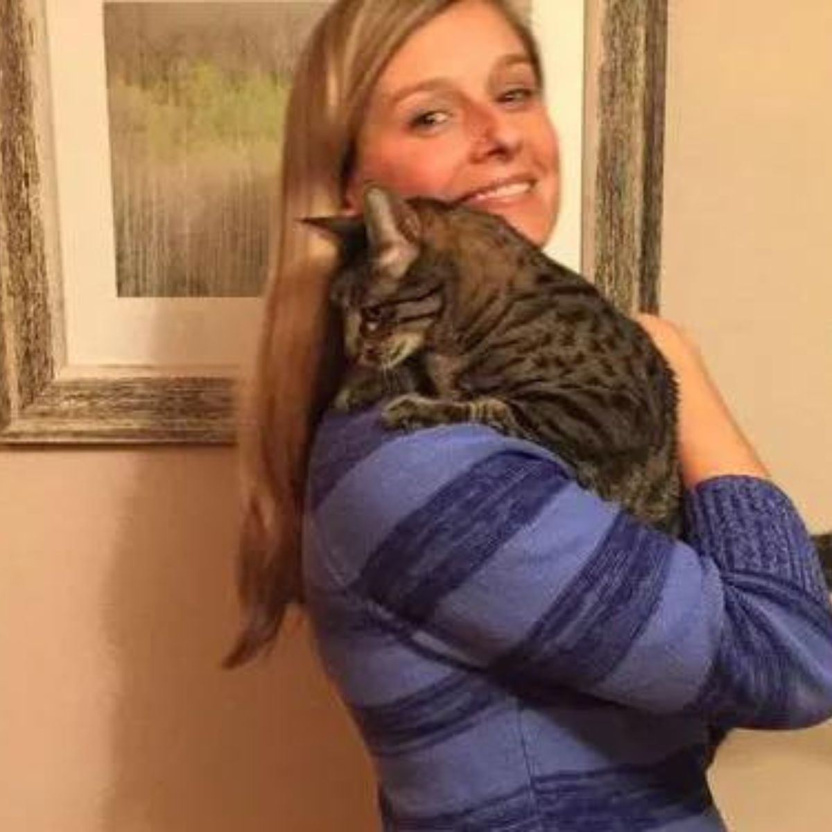 kitten on the soldiers shoulder