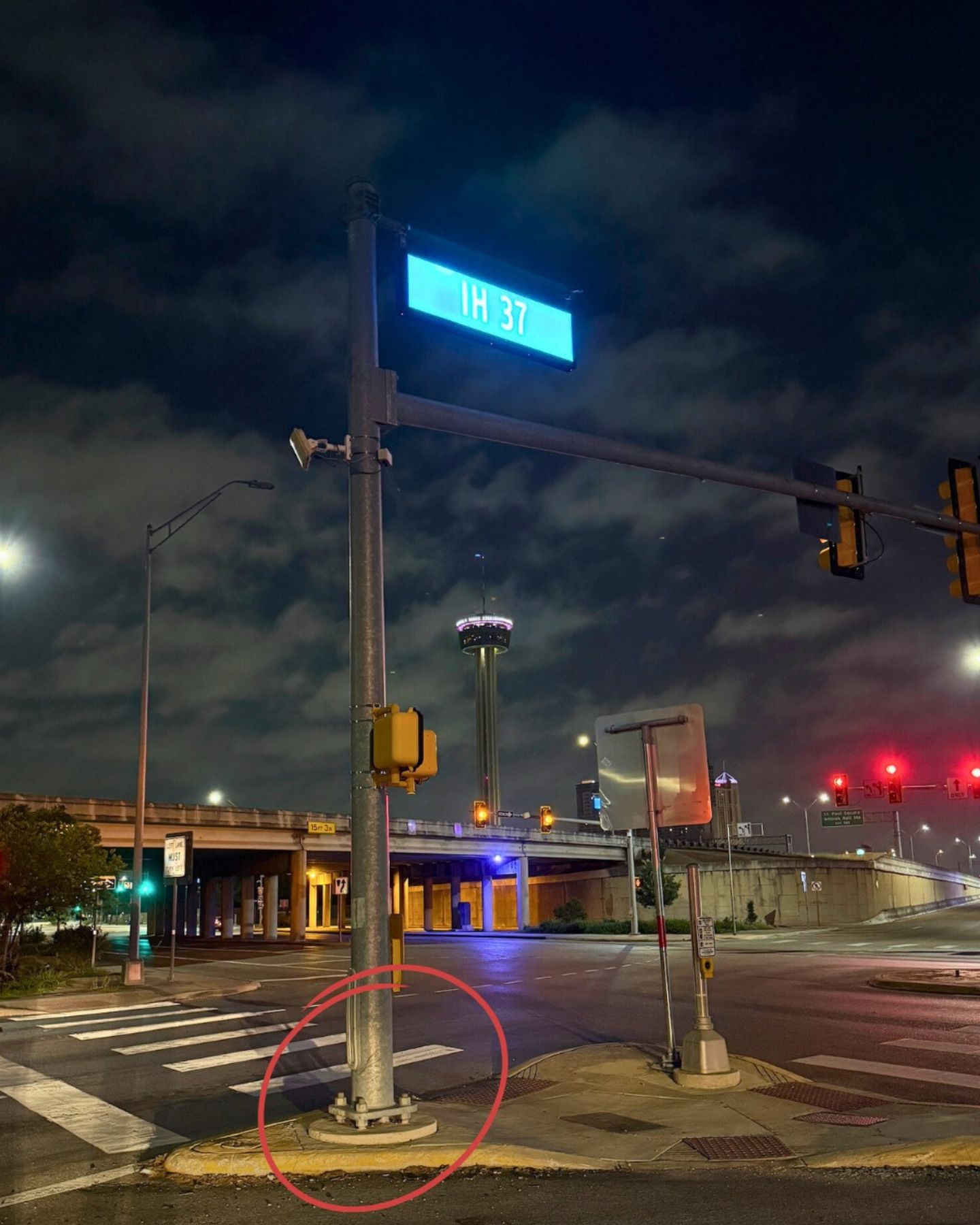 photo of a light pole