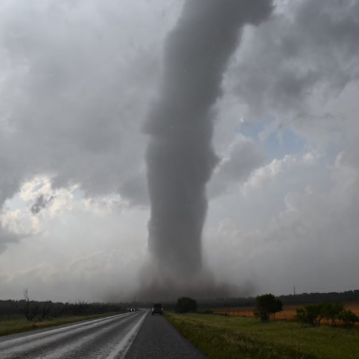 photo of a tornado
