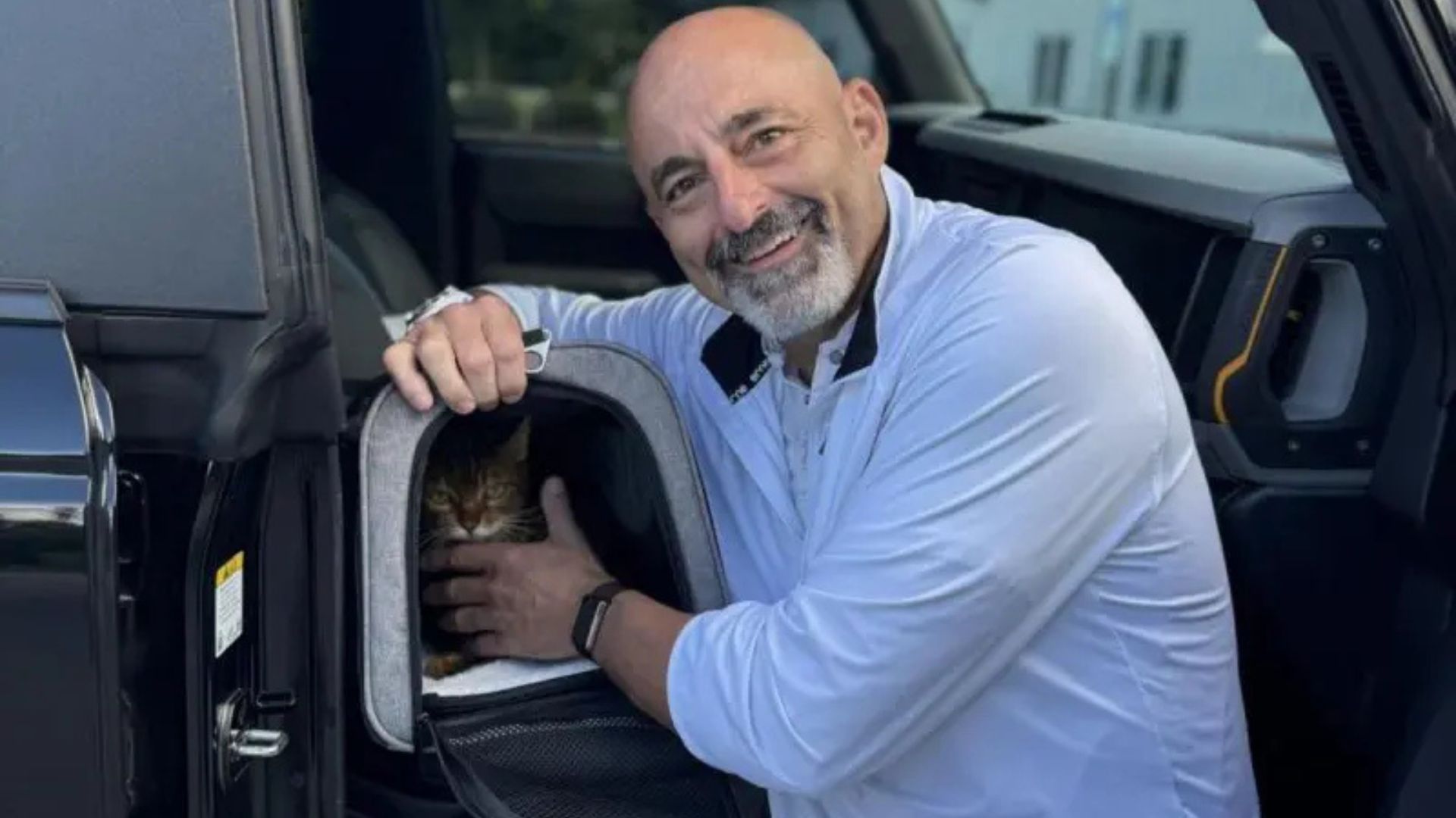cat disappears during familys trip