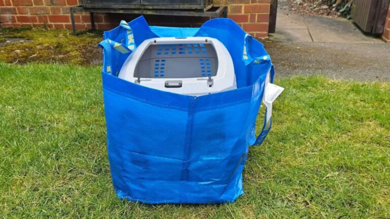 Texas Team Spots A Blue Bag Abandoned On A Parking